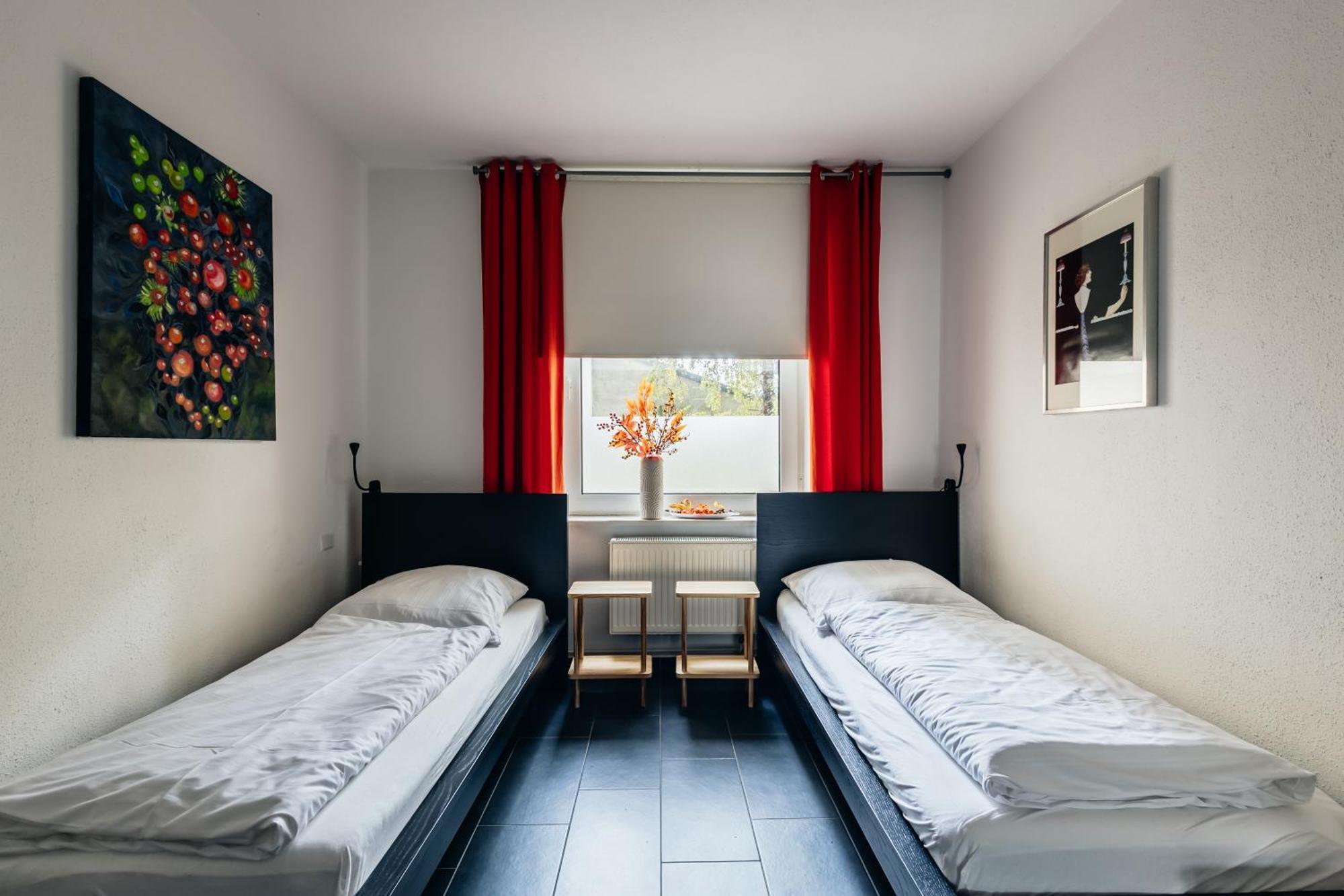 Centrally Located 2-Room Apartment Hannover Room photo